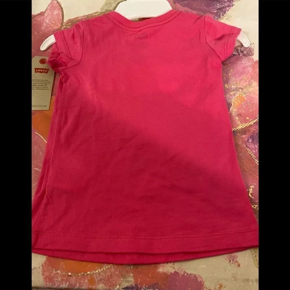 💥Levi’s Graphic T-Shirt Short Sleeve Size :4 & 6 - Picture 2 of 7